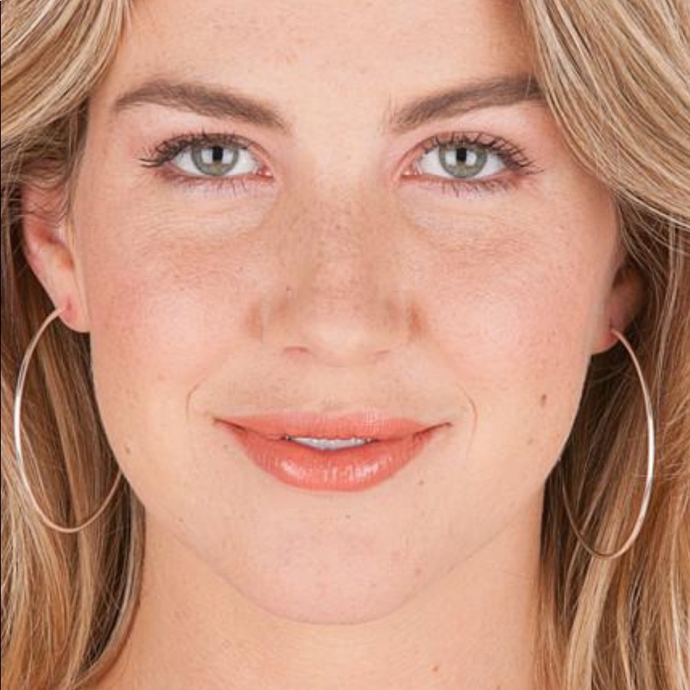 Silver Sheila Fajl Hoops